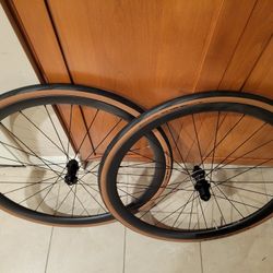 Syncros Capital 1.0 35 NEW + Tires