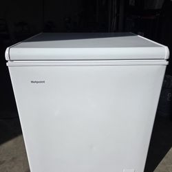 Hotpoint Chest Deep Freezer 