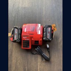 Milwaukee M18 Battery 5.0ah And Charger 