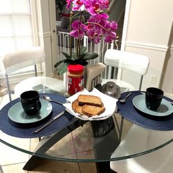 Modern 54” Round Glass Dining Table