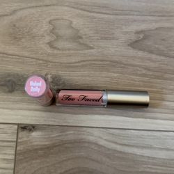 Too Faced Lip Gloss 