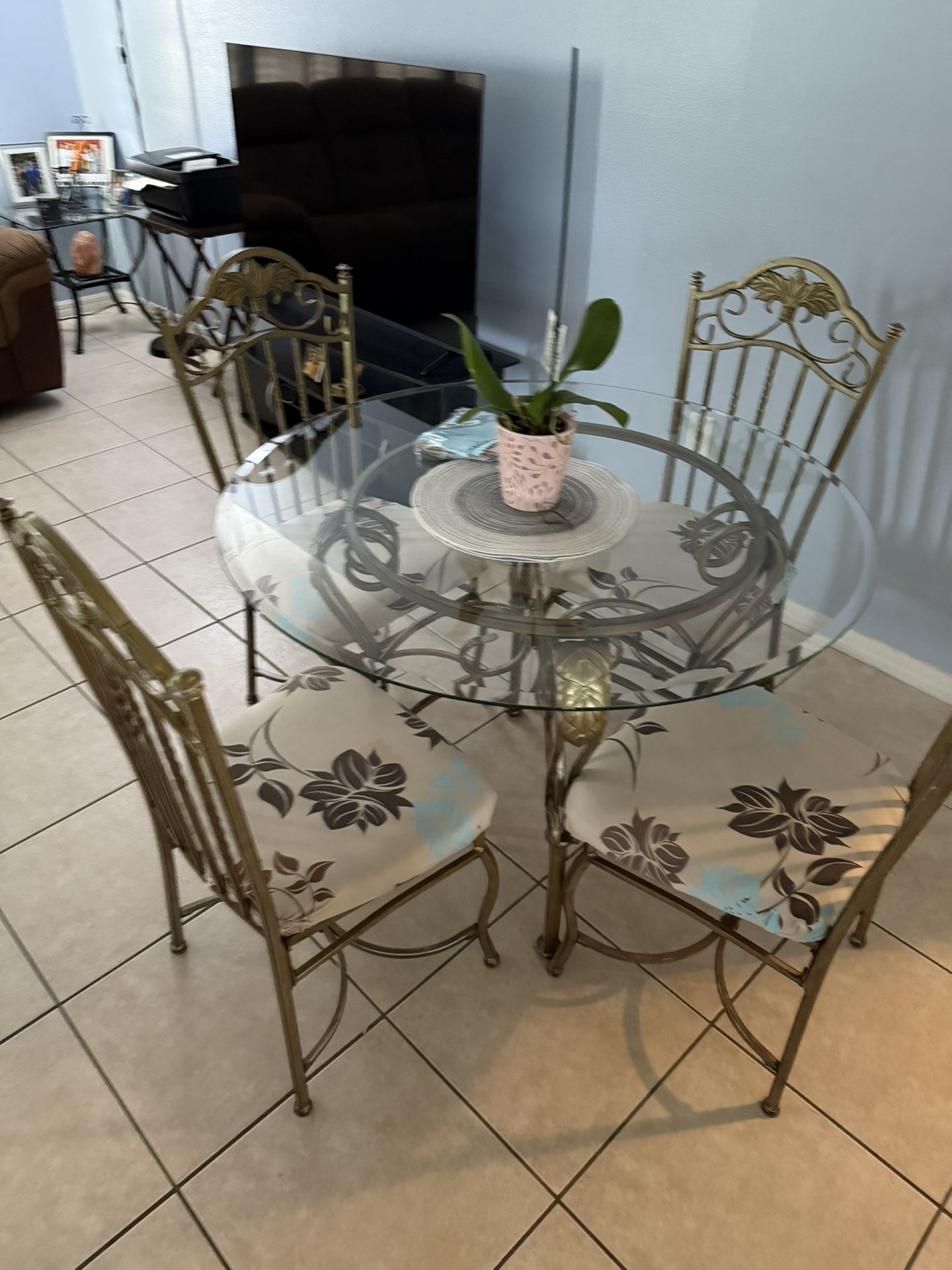 Dining table set