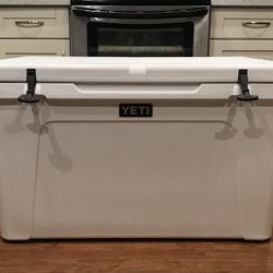 Yeti Tundra 210