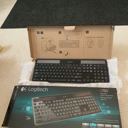 Logitech K750 Wireless Solar Keyboard (Windows)