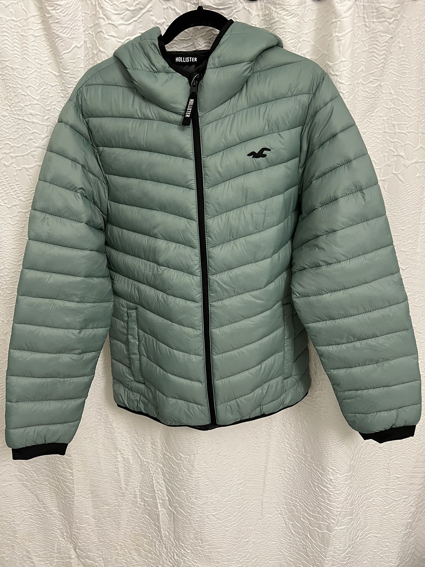 Hollister Mens Puffer Jacket Size L