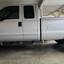 Ford F-250 XLT 6.8 V-10