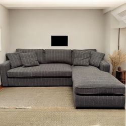James 3-Seat Right Chaise Sectional in Raven Stripe fabric *Brand New-Open Box. We deliver& set up.