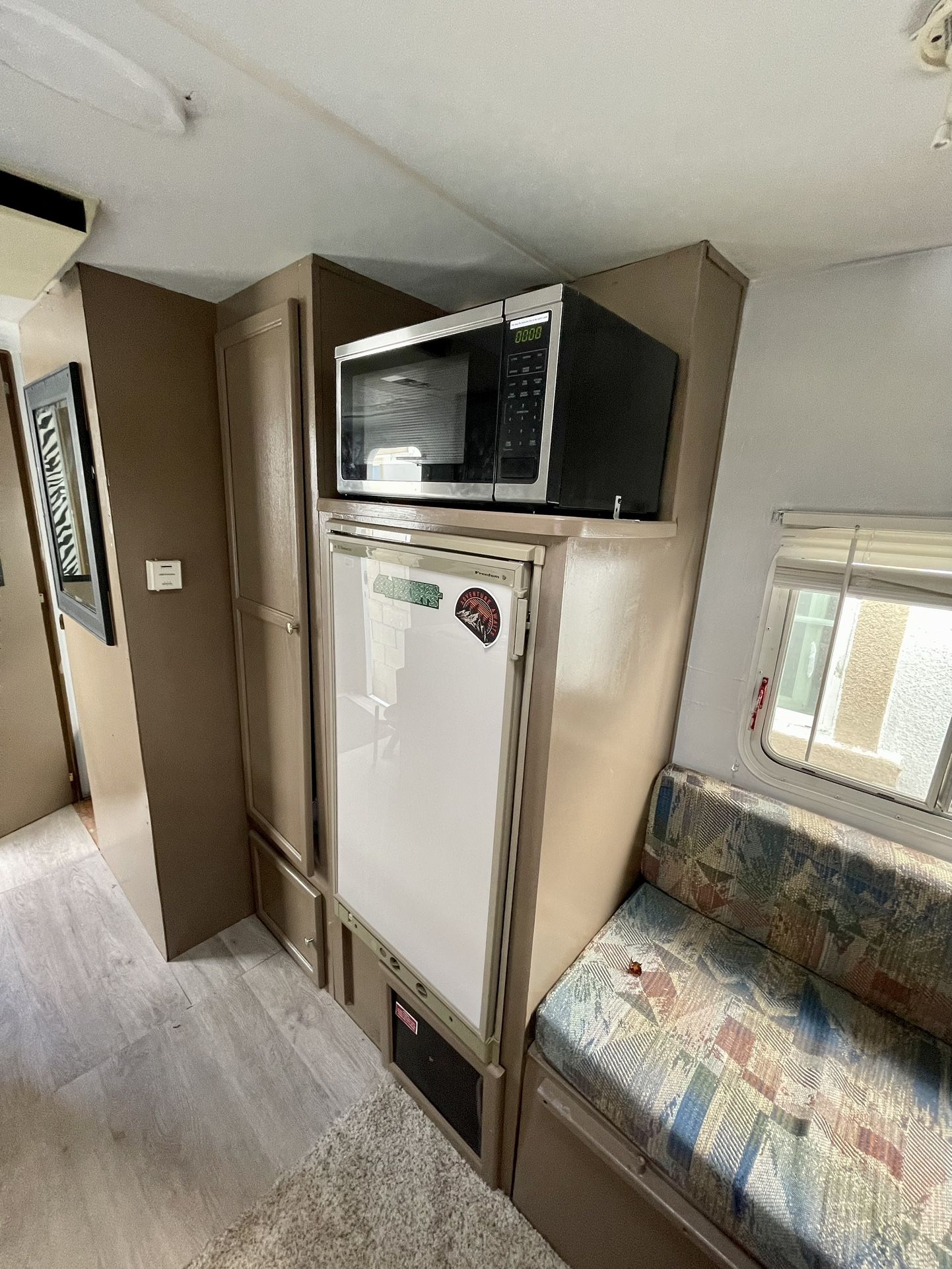 C190CUB Dutchmen Aerolite Hybrid Travel Trailer Camper for Sale in