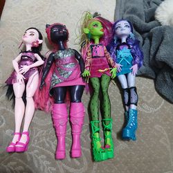 Monster high dolls