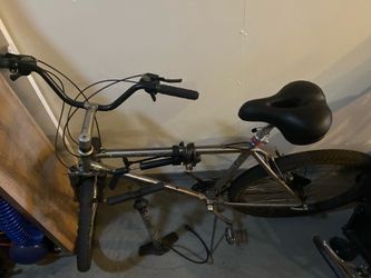 Team 325 Mountain Bike (w/ Accessories)