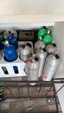 Aluminum 80 Scuba Tanks, Blue, Green And Aluminum
