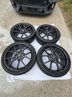 Set of 4 OEM 19" Ford Focus RS wheels