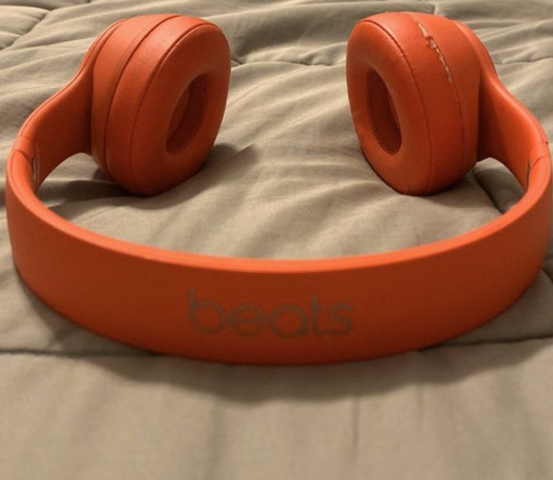 Beats solo 3 Red