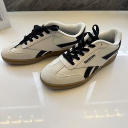 Reebok Sneakers