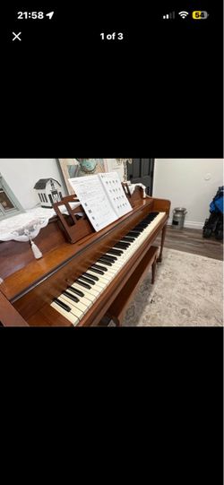 Upright piano