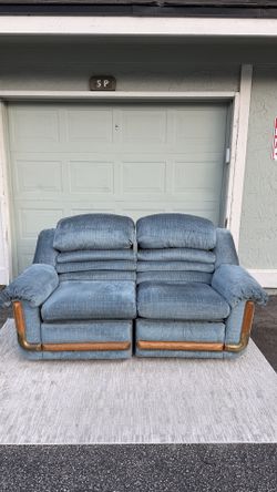 Manual recliner sofa,