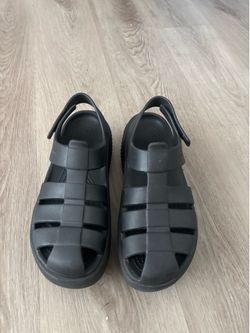 Black croc sandals size 7 men 9 woman