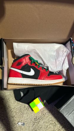 Air Jordan 1 Mid Red Black Sneaker