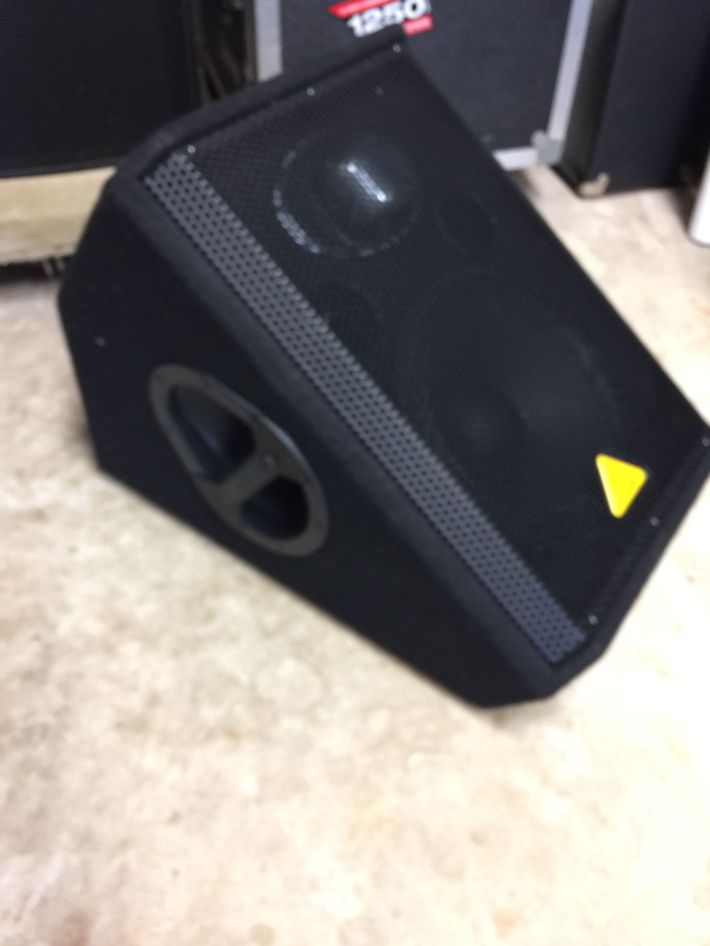 Behringer Eurolive VS1220F 600W passive floor monitor