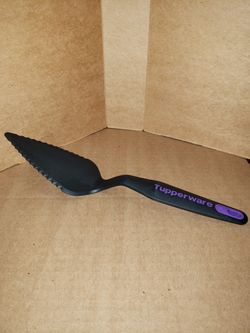 Tupperware Cake Server