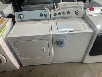 WHITE WHIRLPOOL TOP LOAD WASHER & GAS DRYER