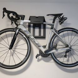 2022 Fuji Transonic 2.3 Road Bike, Size M54