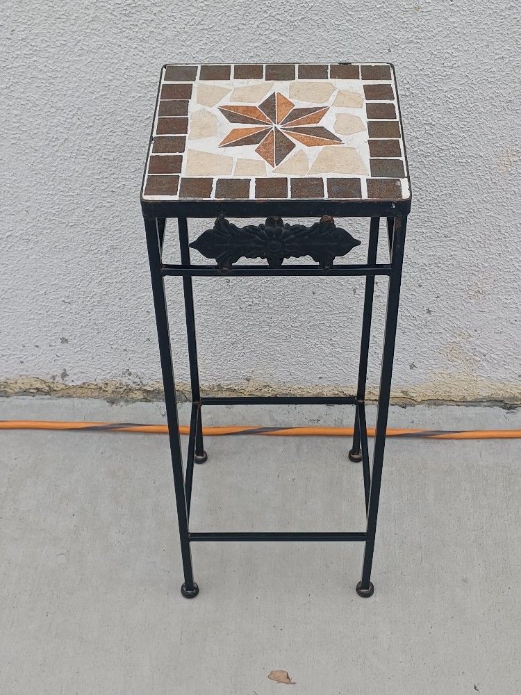 Pretty Side Stand, or Flower & Plant Stand