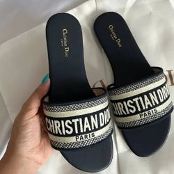 Women‘s Dior black sandals