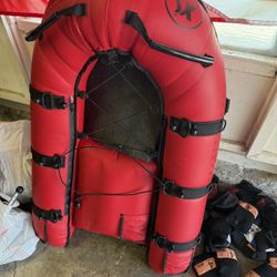 The UFO is a versatile, floating platform that can be adapted to numerous uses with the addition of customized kits and accessories. Use it for spearf