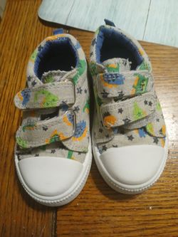 Size 4 toddler shoes
