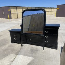 Long Dresser,Mirror And Nightstand 