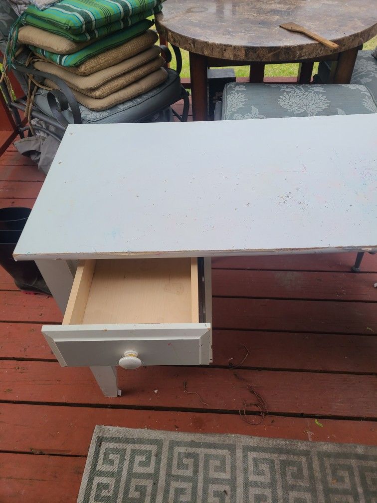 Free Desk