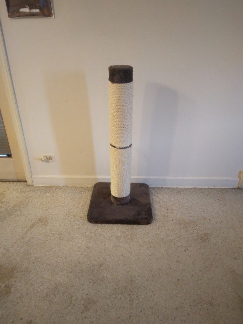 3 1/2 Feet Cats Scratch Post