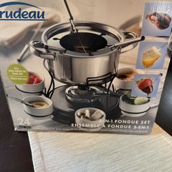 24 Pc Fondue Set New In Box 