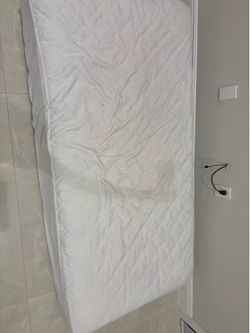 Simmons Beautyrest Royalty Twin Mattress – Do Not Disturb, With Cover - Hardly Used