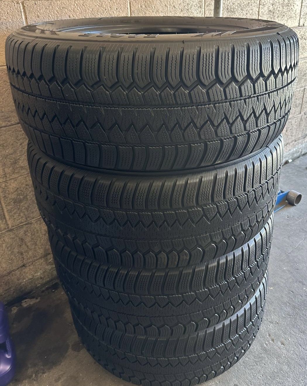 GOODYEAR EAGLE 275 55 R20 SET