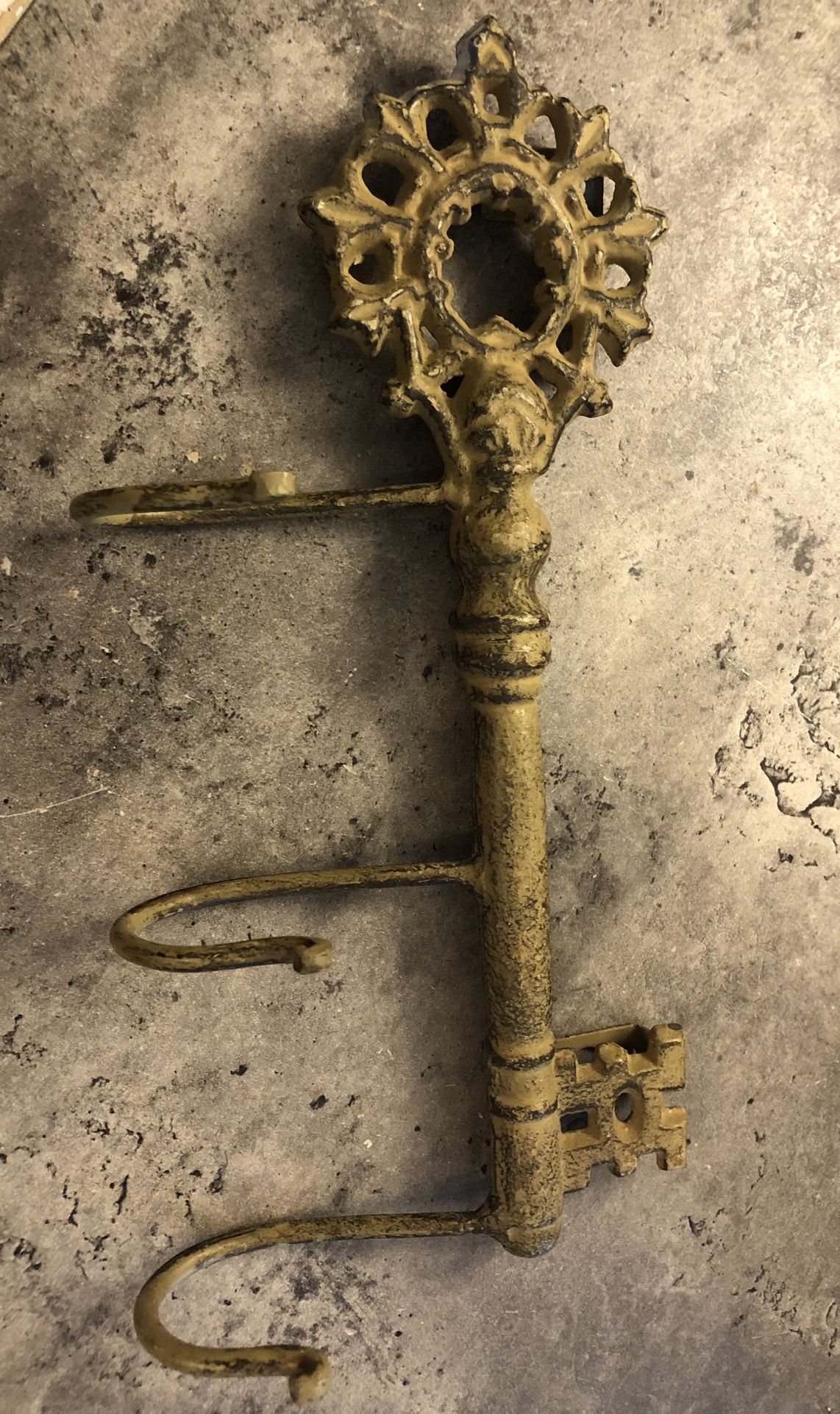 Key Hook 11” (D18)