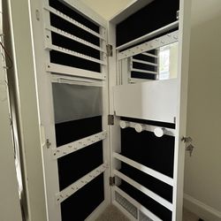 White Jewelry Box With Lights. 