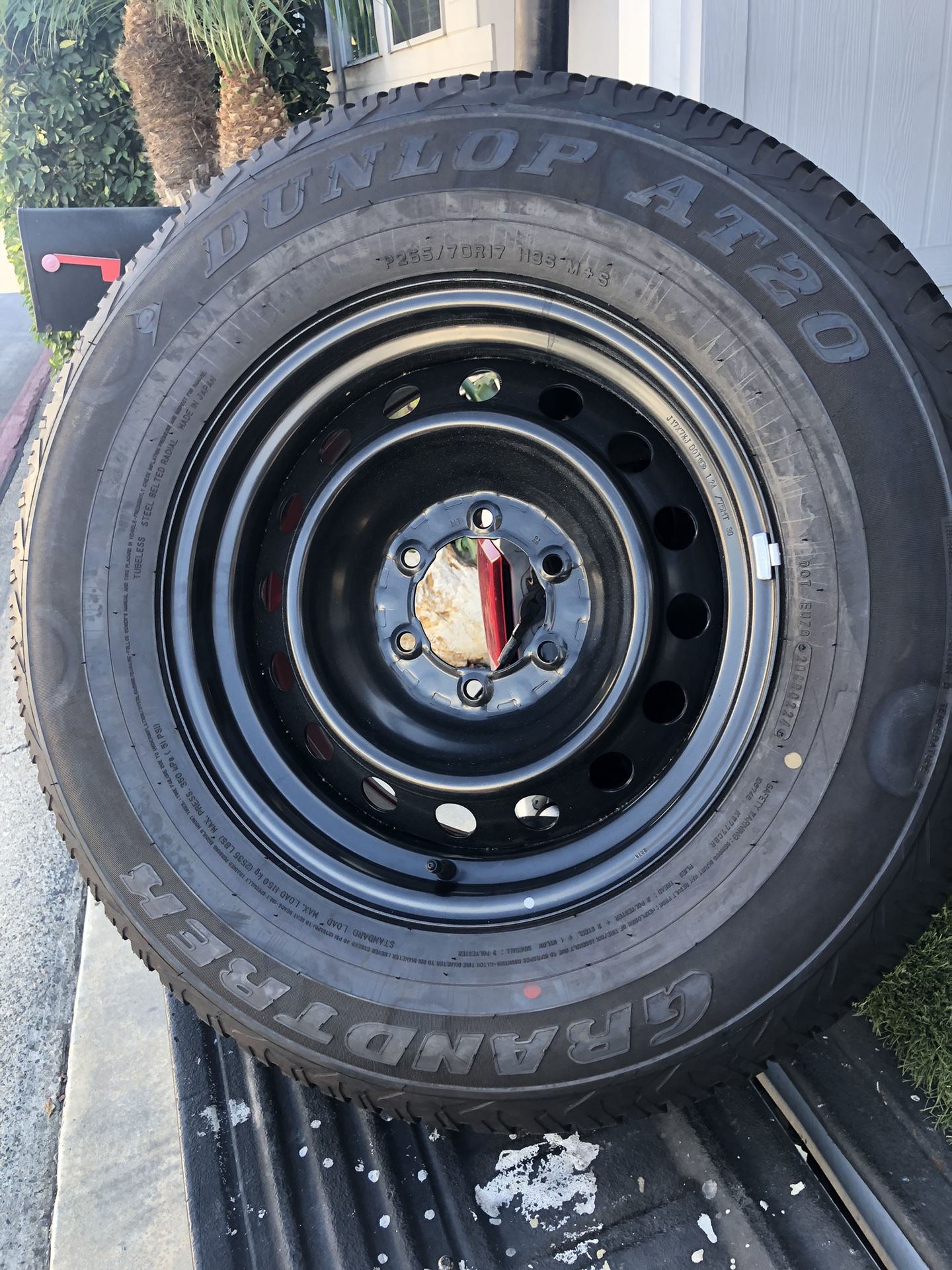 New Spare 2024 4runner 0-miles. 265 70 R 17” Dunlop. Brand New. $160