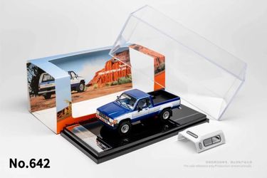 GCD 1:64 1985 Toyota Hilux SR5 Xtra Cab LHD Blue Diecast Toy Model