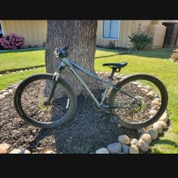 Nice Specialized Pitch mountain bike 