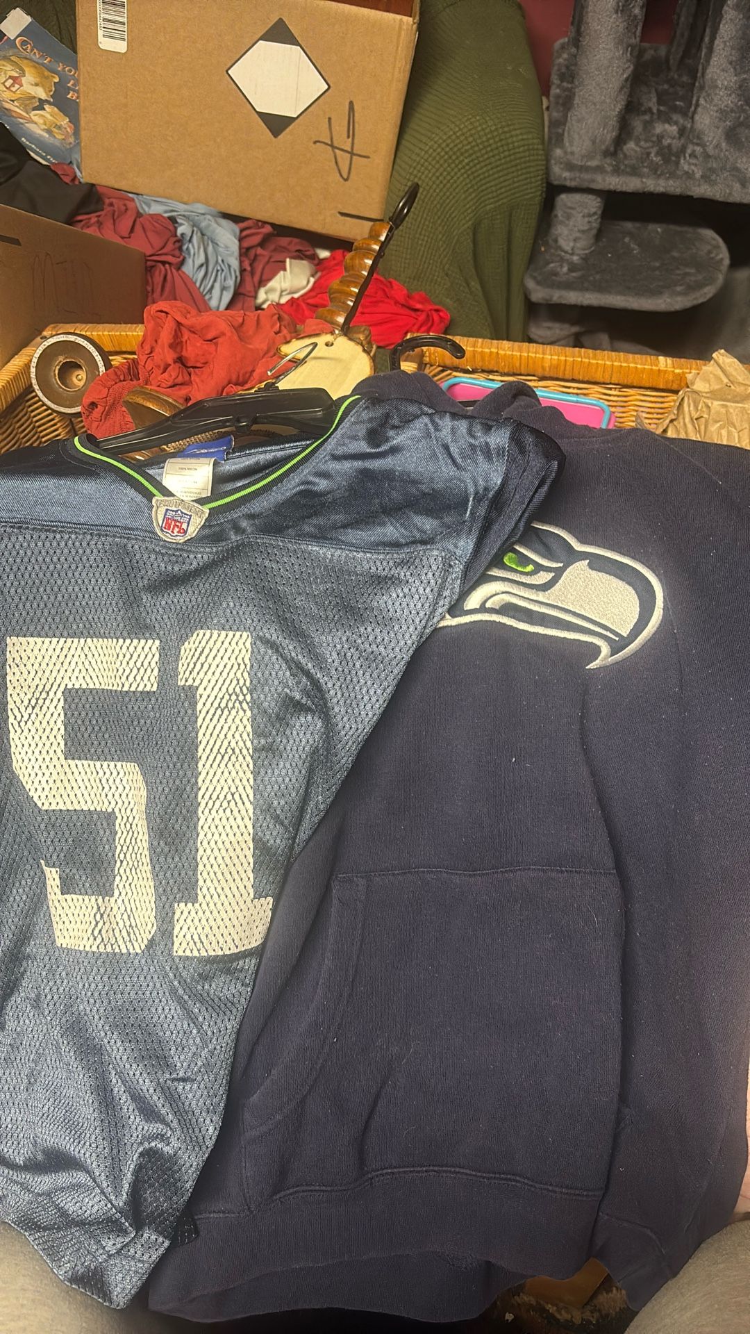 Seattle Seahawks Jersey & Sweatshirt