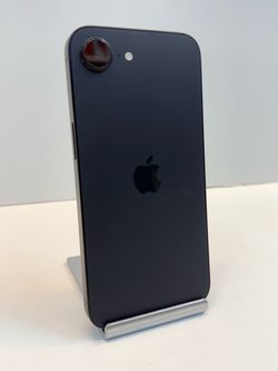 Apple iPhone 16e 128gb. ( Unlocked Phone )