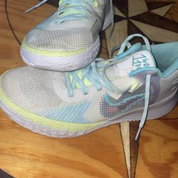 Size 8- grey- Kyrie Basketball Shoes
