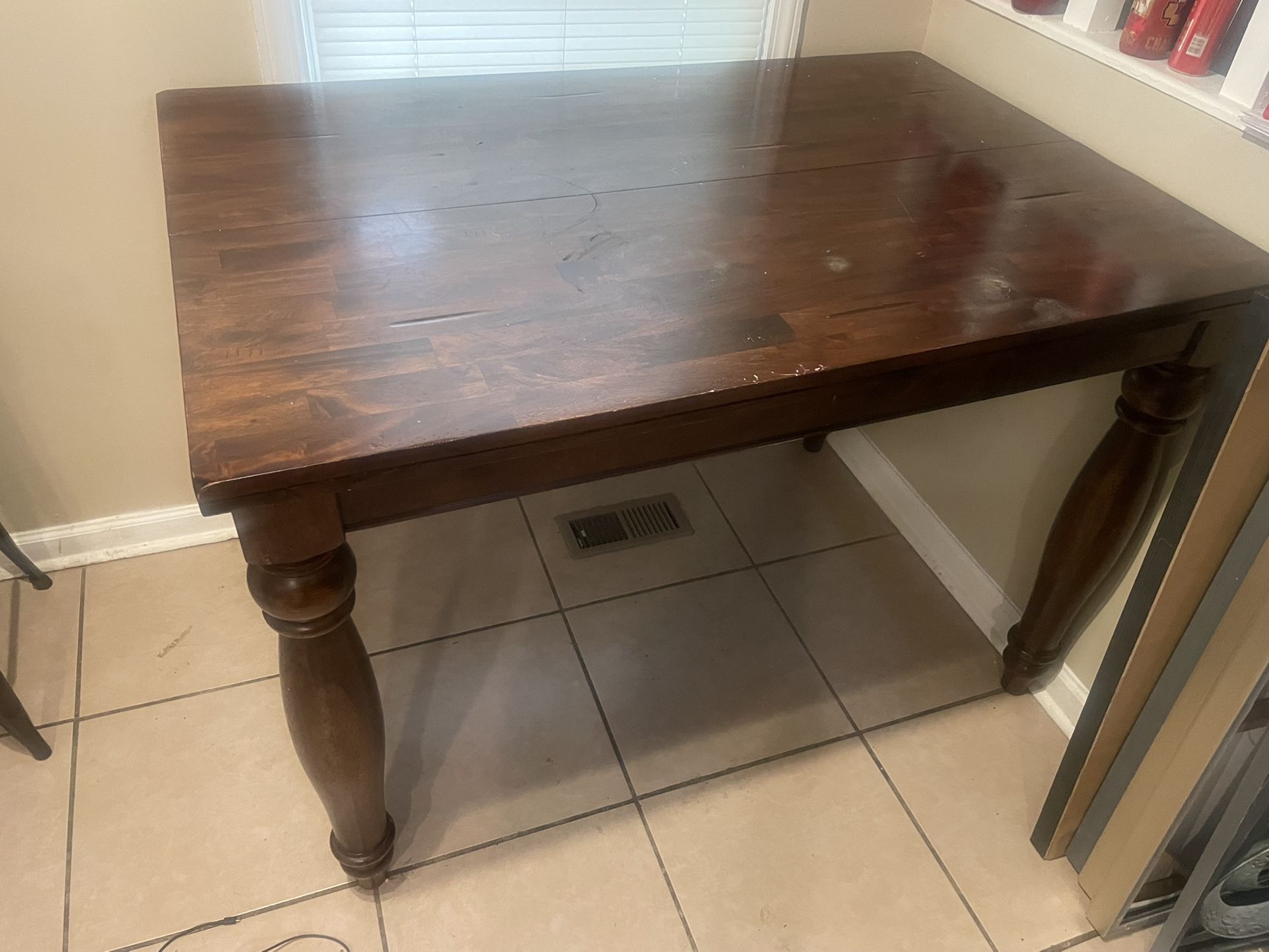 dining room table 