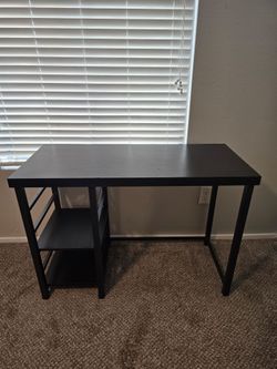 Black Desk