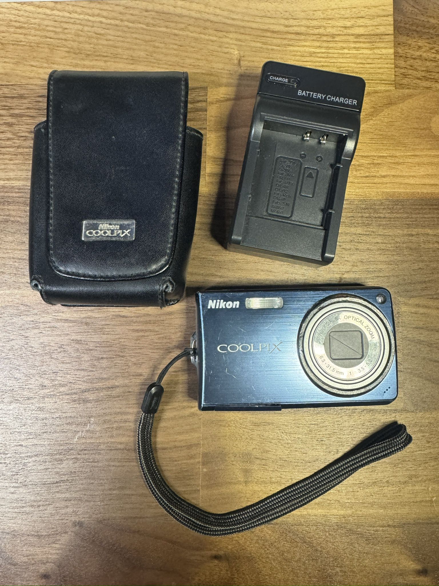 Nikon COOLPIX S550 10.0MP Digital Camera