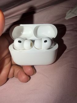 Apple AirPods Pro 3 with Charging Case