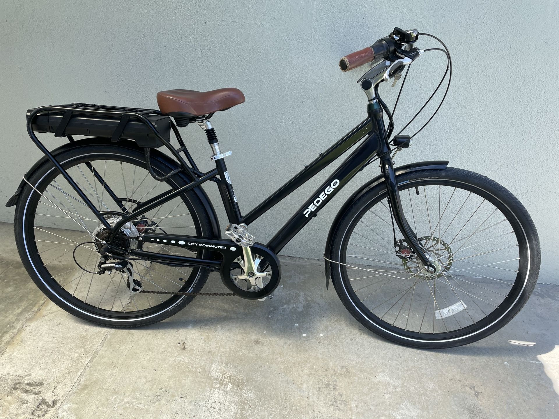 Pedego 28” City Commuter E-bike