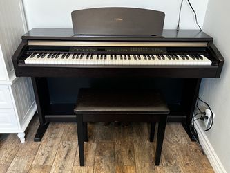 Yamaha YDP-223 Digital Piano